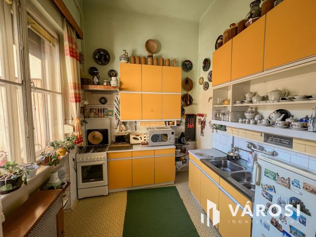 Nagypolgári lakás a belváros szívében
