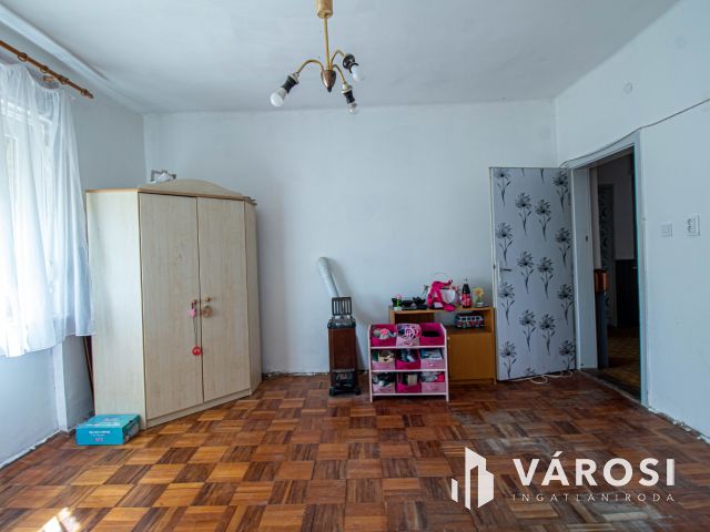 Jól alakítható családi ház Iklódbördőcén