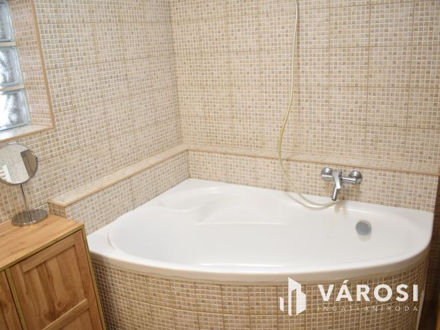 Szauna és napelem mellé kap egy új házat!