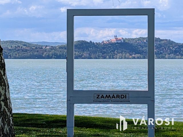 Vízparti apartman a Balaton szíve szobornál!