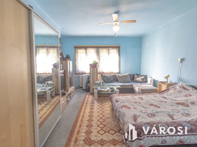 Gyálon eladó kétszíntes családi ház beépített tetőtérrel