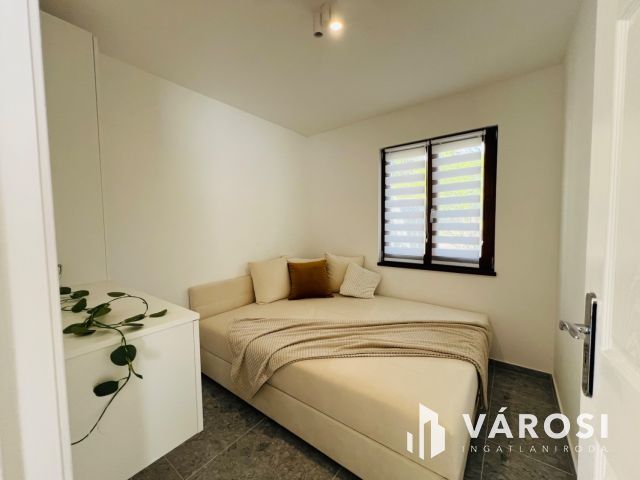 Újszerű családi ház Balatonszárszótól 3 km-re