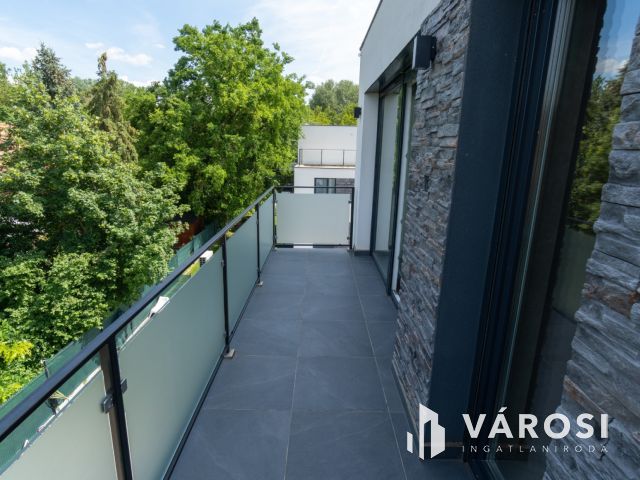 Prémium penthouse Siófokon medencével