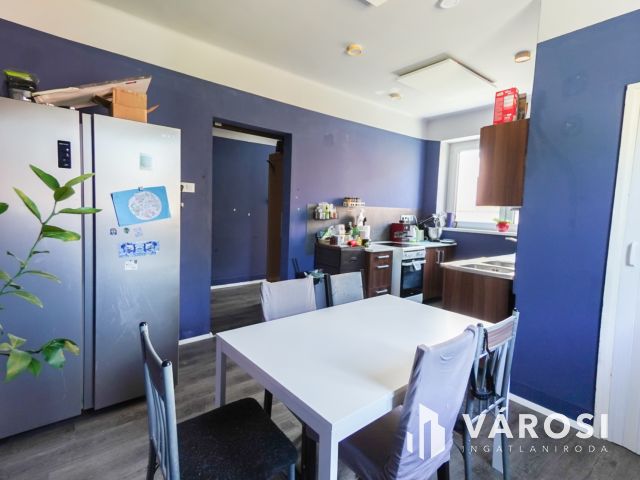 Kétgenerációs, napelemes családi ház Dágon