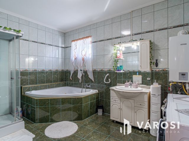 Makón jár a Tatár  - eladó Családi ház -