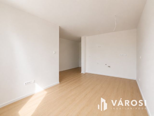 Világos 3 szobás lakás Rákoscsabán autóbeállóval
