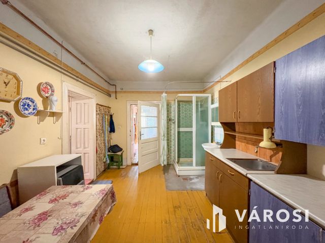 2 szobás ház Jaminában, nagy telekkel