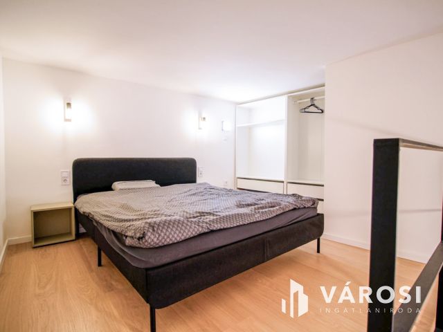 Modern galériás lakás kiadó Budapest szívében
